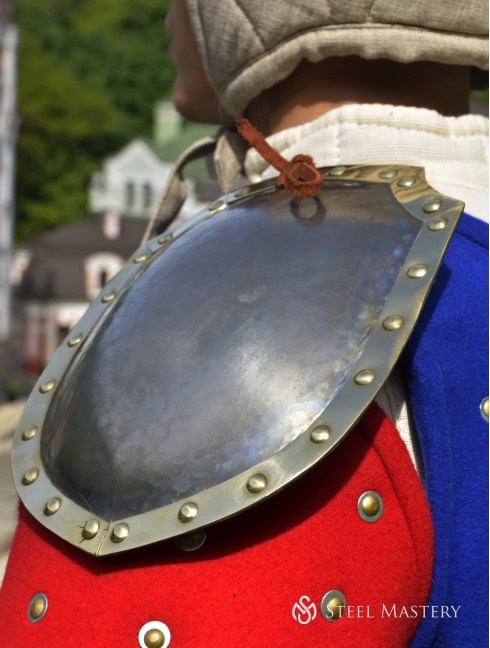 Leaf shoulders  Hombreras