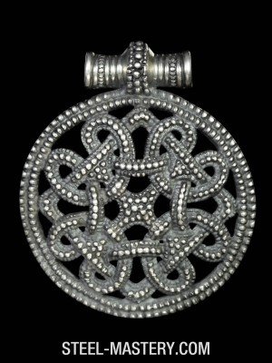 Viking borre style pendant