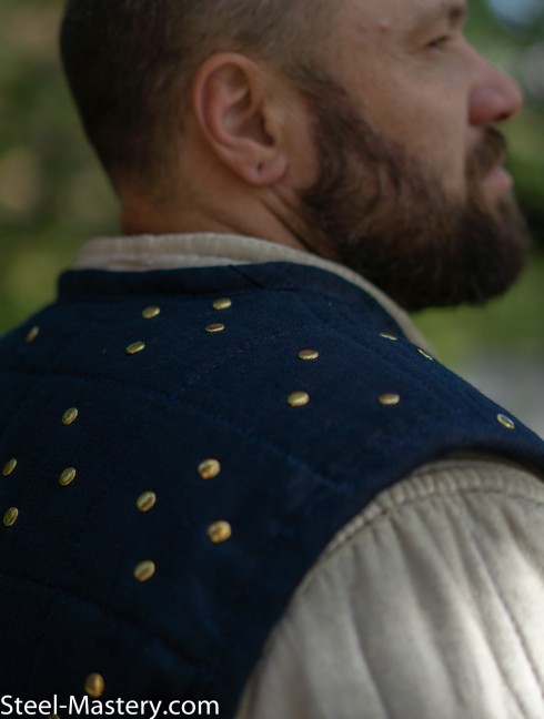 Fake brigandine – gambeson with rivets Gambesón.