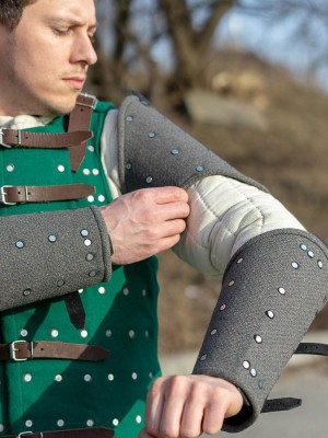 Woolen biceps protection Metal bracers, couters and full arms