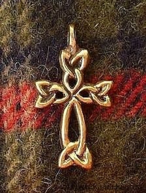 Celtic cross pendant 