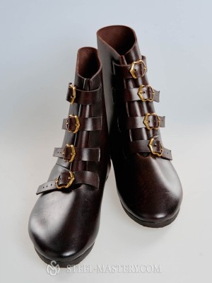 High boots with buckles, 15th century