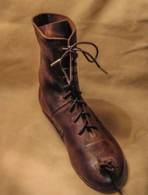 Medieval ankle boots with high lacing, 14th century 
