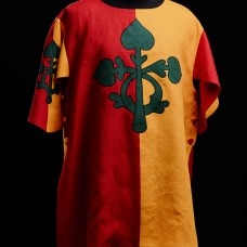 Half-colored tabard with green leaves image-1