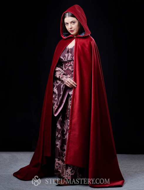 Medieval cape with hood  Mantelli e mantelline