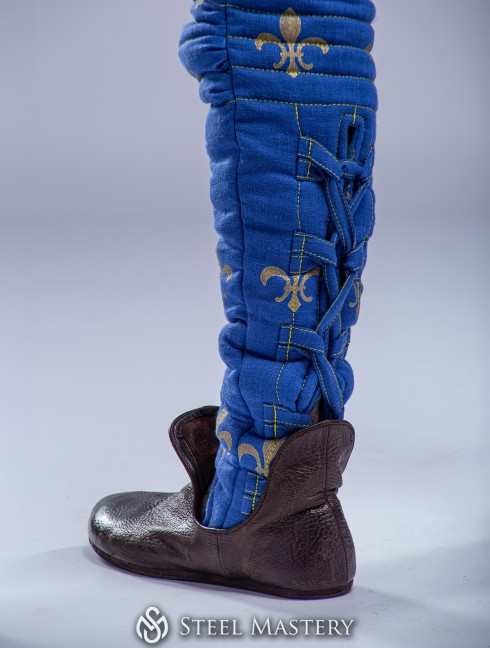 Padded chausses with a kneecap Chausses gambisonnées