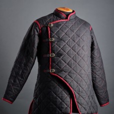 Short HEMA style gambeson with diamond stitching image-1