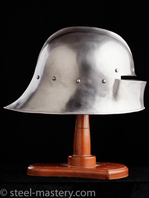 Austrian 15th-century sallet Cascos