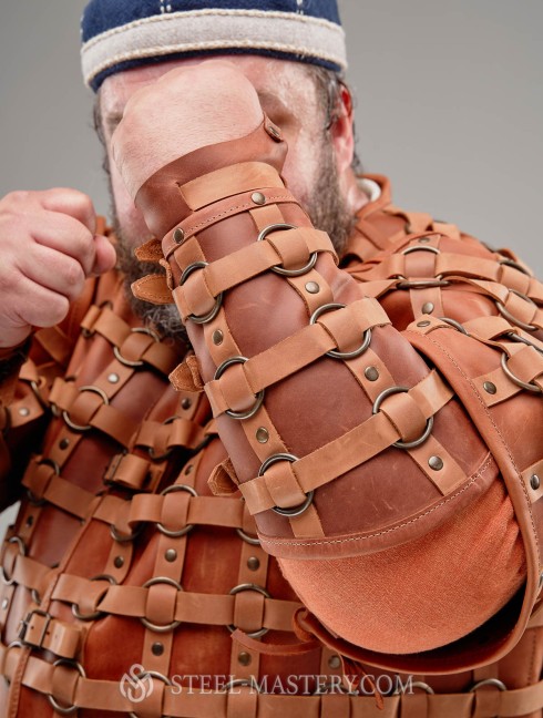 Bracers with rings and leather straps Old categories