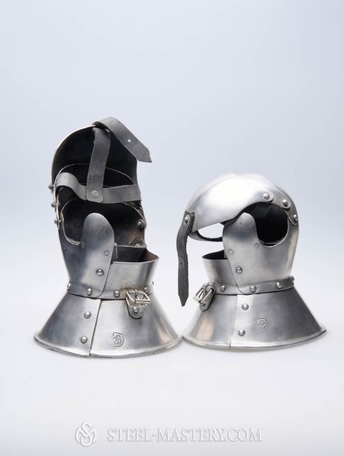 Steel medieval mittens 