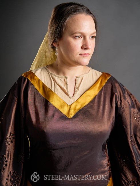 Medieval-inspired Elven Outfit Categorías antiguas