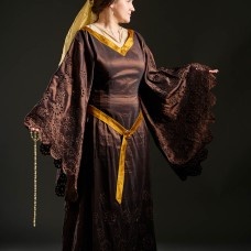 Medieval-inspired Elven Outfit image-1