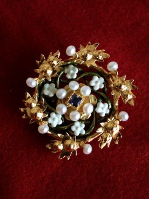 Medieval Brooch from Essen Minster treasure Brooches and fasteners