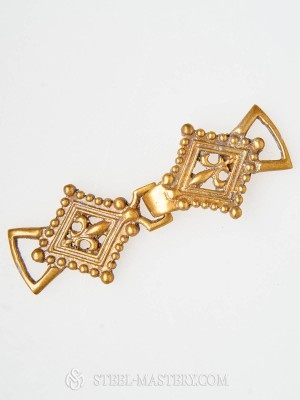 Early post-medieval hooked-clasp, England  Bottoni, ganci, spilli