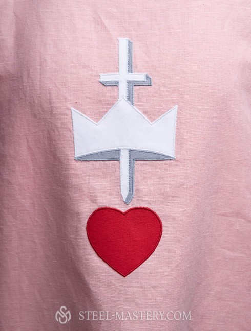Knight linen tabard  with an crown, creas and red heart.  Old categories