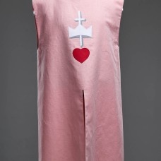 Knight linen tabard with an crown, crest and red heart.  image-1
