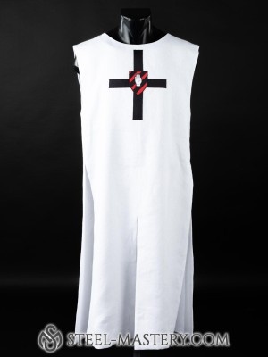 Knight tabard with the emblem of black cross and palm Categorías antiguas