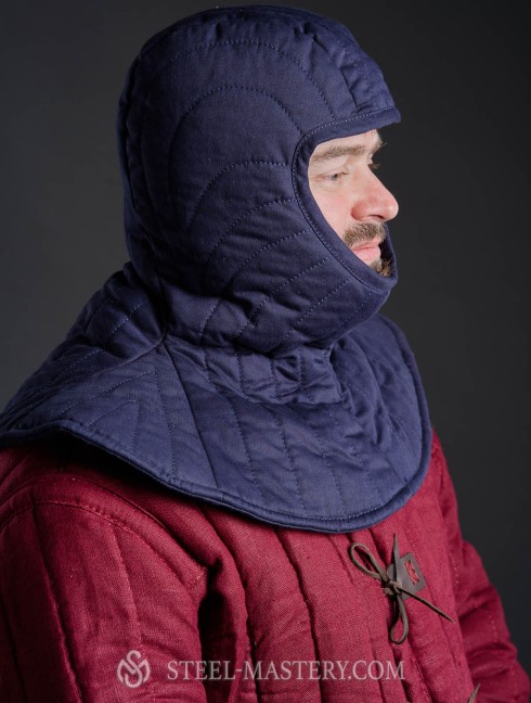 One-piece padded liner with pelerine Padded liners and caps