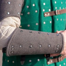 Brigandine woolen arm protection image-1