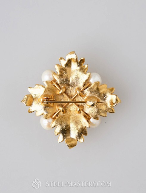 Brooch Megi with aqua chalcedony 1420-1520 Brooches and fasteners