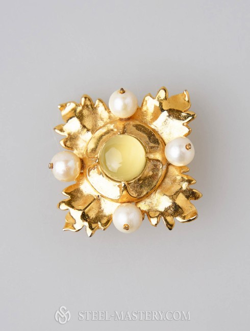 Brooch Megi with aqua chalcedony 1420-1520 Brooches and fasteners