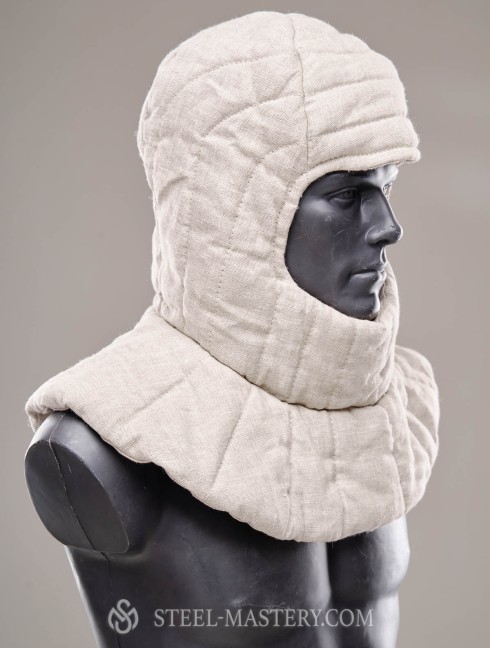 Padded linen cap with  pelerine  Cales et capes rembourrés