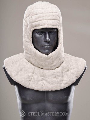 Padded linen cap with  pelerine 