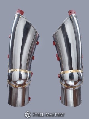 Full plate legs of the XIV-XV centuries, a part of Churburg style armor Plattenrüstungen