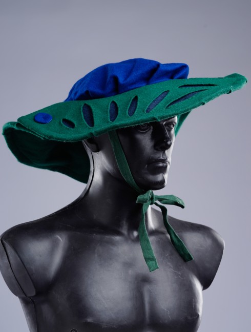 Landsknecht hat with cuts on brim Headwear