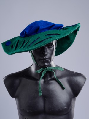 Landsknecht hat with cuts on brim Headwear