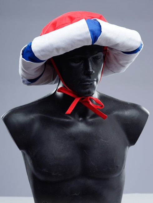 Landsknecht coat with padded brim with cuts  Copricapo