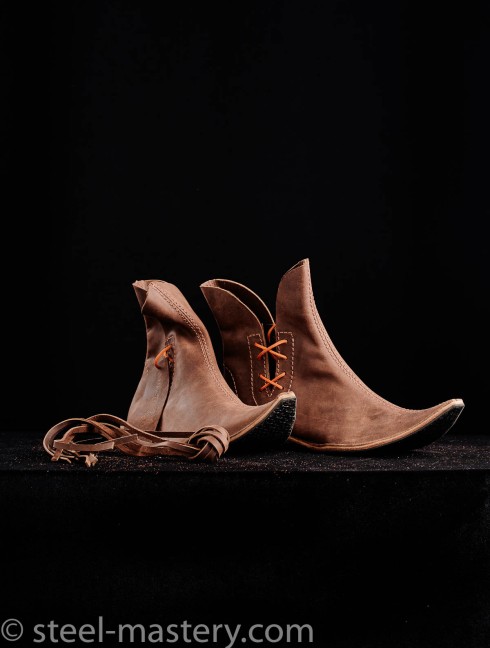 Light brown Poulaines  Pronte per essere spedite