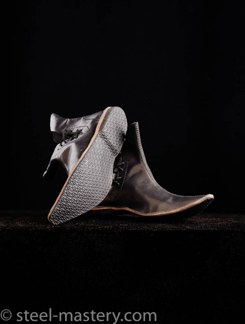 Black Poulaines Listo para enviar