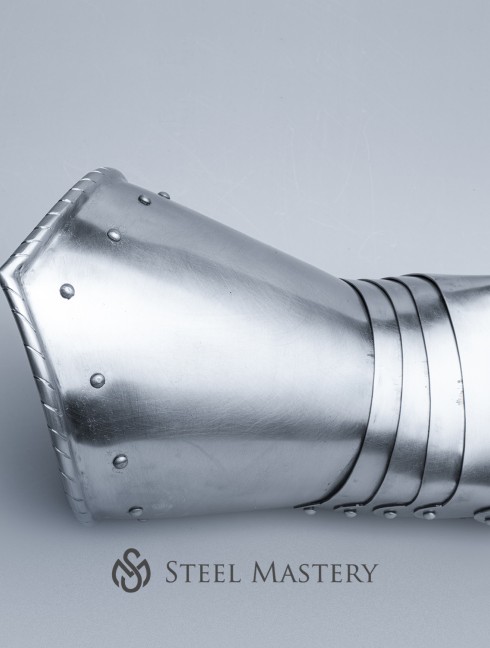 George Clifford Fingered Gauntlets, 16 century Corazza