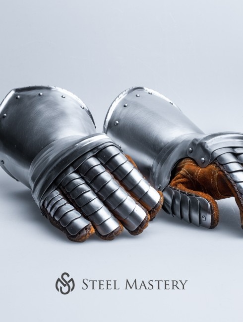 George Clifford Fingered Gauntlets, 16 century Armure de plaques