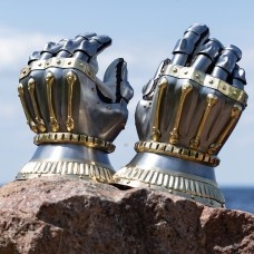 Milano Hourglass Gauntlets 1370-1390 years image-1