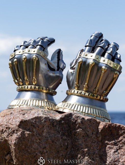 Milano Hourglass Gauntlets 1370-1390 years Armadura de placas