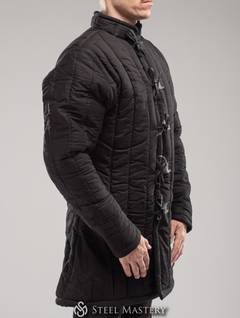 In stock black cotton gambeson S-M size  Armures gambisonnées prêtes-à-porter