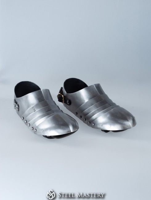 Milanese blunt toe sabatons, 1450-1485 years.  Armadura de placas