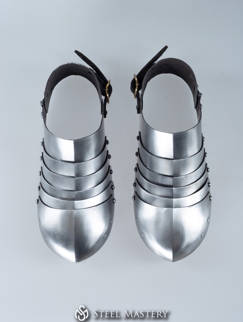 Milanese blunt toe sabatons, 1450-1485 years.  Armadura de placas