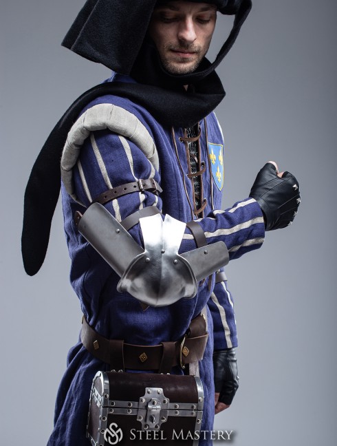 Vernon Roche's Plate Elbows (world of "The Witcher 3: Wild Hunt) Plate armor