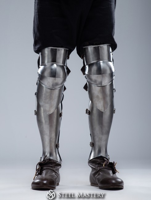 Vernon Roche's Plate Greaves with knees (world of "The Witcher 3: Wild Hunt) Armure de plaques