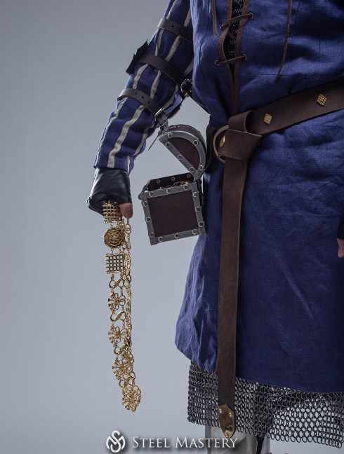 Vernon Roche's treasure chest (world of "The Witcher 3: Wild Hunt) Sacs
