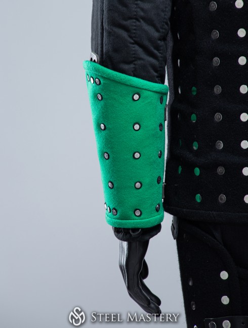 LIGTH GREEN WOOLEN MEDIEVAL BRACERS S SIZE IN STOCK Pronte per essere spedite