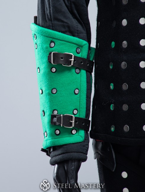 LIGTH GREEN WOOLEN MEDIEVAL BRACERS S SIZE IN STOCK Pronte per essere spedite
