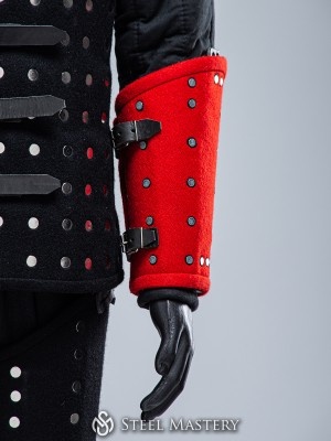 RED WOOLEN MEDIEVAL BRACERS M SIZE IN STOCK