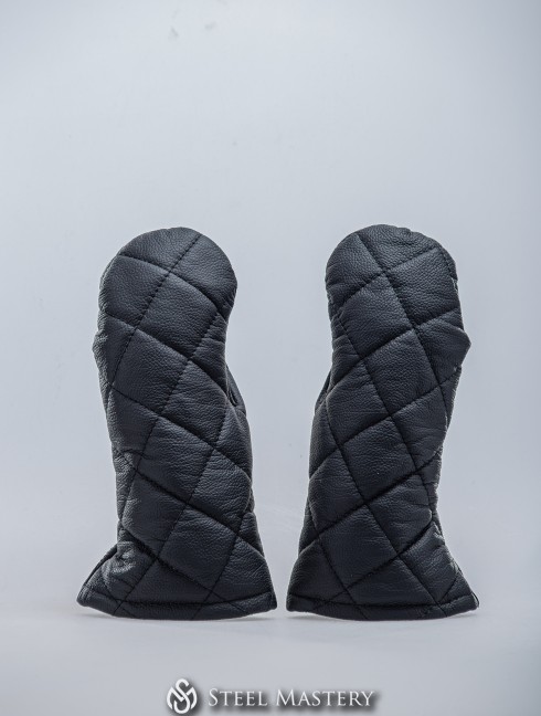 BLACK LEATHER MITTENS WITH DIAMOND STITCHING IN STOCK Ready padded armour