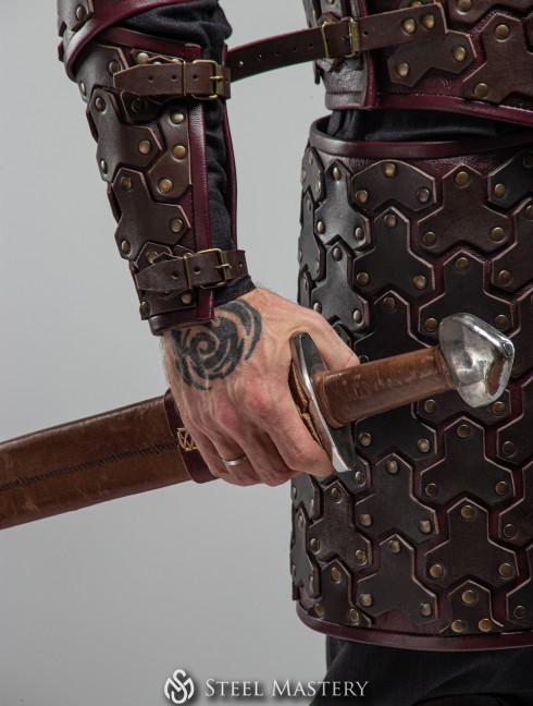 Star fantasy leather bracers  Categorías antiguas