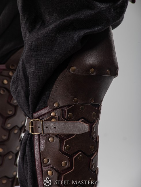 Star fantasy leather greaves with knee protection  Categorías antiguas