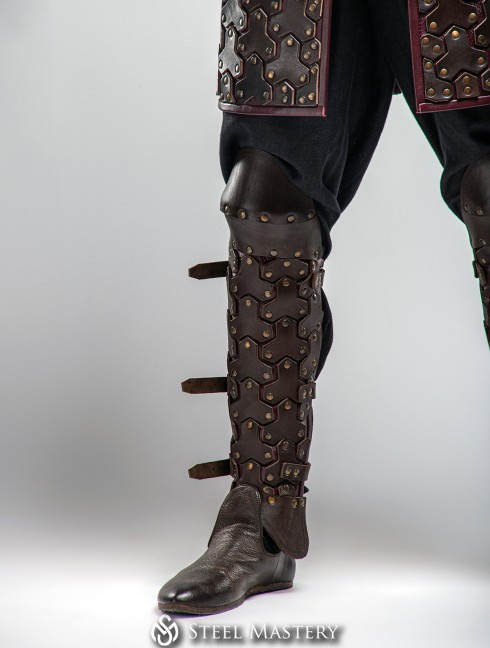 Star fantasy leather greaves with knee protection  Anciennes catégories